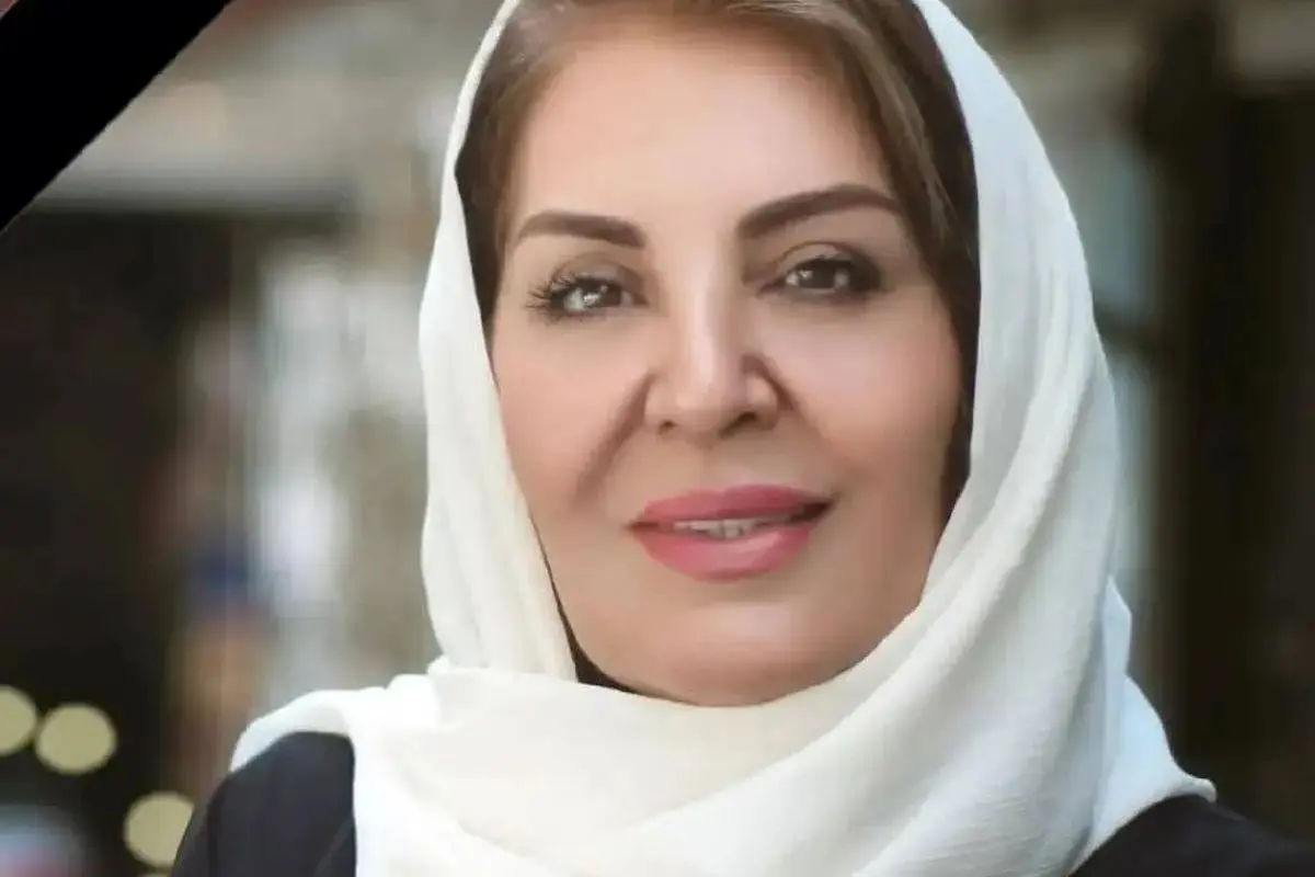 فاتحهخوانی و وداع گرم زهره حمیدی بر سر مزار پسر در بهشت زهرا + عکسهای احساسی