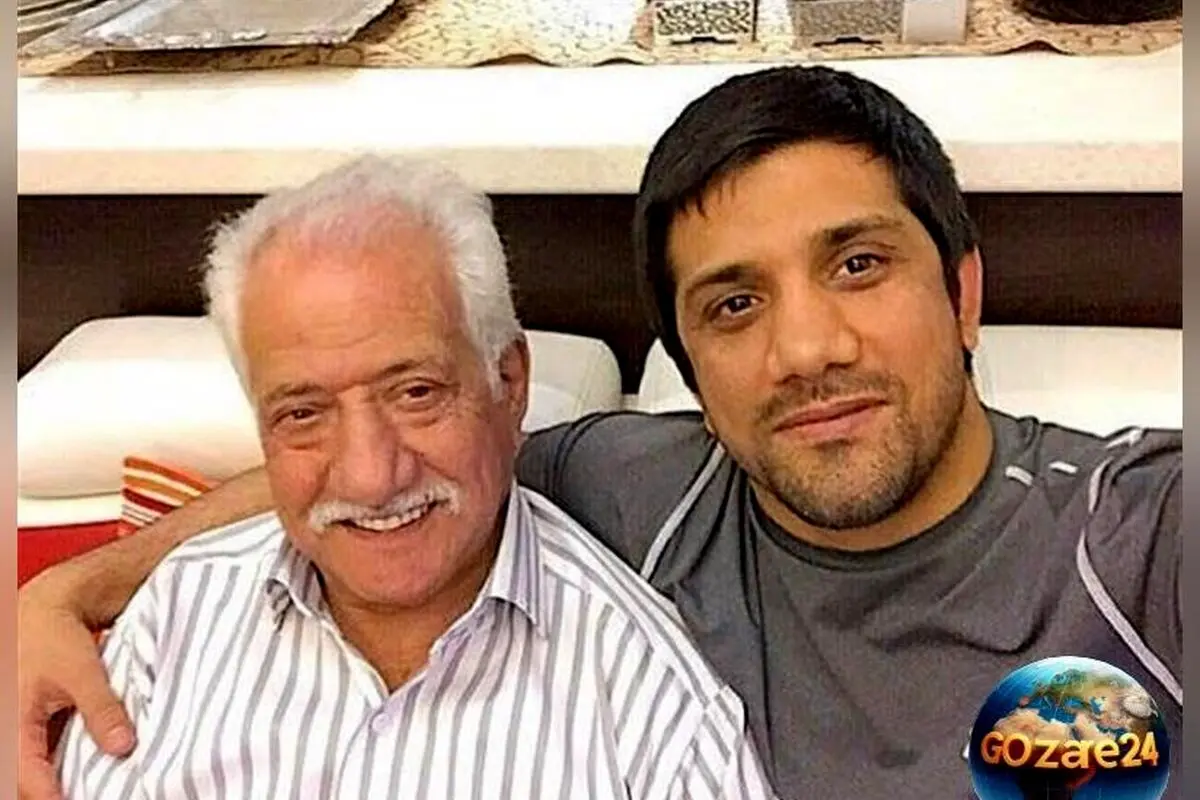 عکس کمتر دیده شده از علیرضا دبیر در کنار پدرش در حال خوردن صبحانه ساده و بدون تجملات در خانه پدری