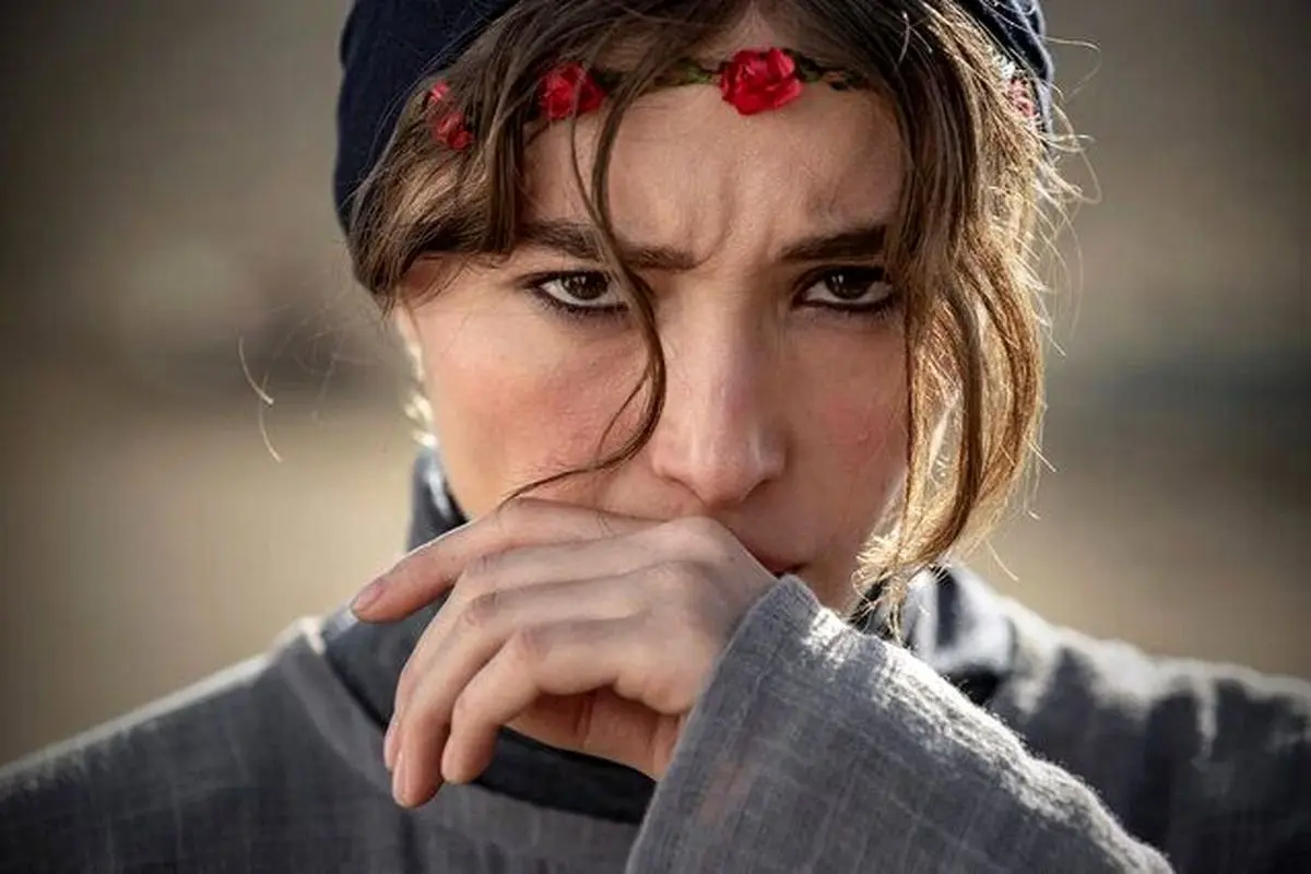 فرشته حسینی: من ایرانی‌ام و جنگ در فیلم «دسته دختران» مرا به درد و رنج مردم افغانستان آشنا کرد