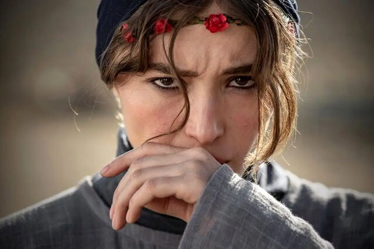 فرشته حسینی: من ایرانی‌ام و جنگ در فیلم «دسته دختران» مرا به درد و رنج مردم افغانستان آشنا کرد