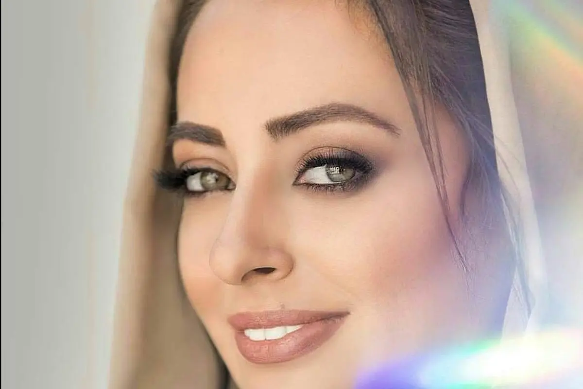 نفیسه روشن در کویر نمک؛ عکسهای داغ و دیدنی در کنار دریاچه نمک حوض سلطان