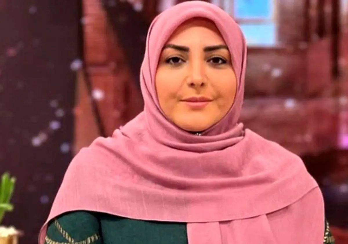 تصویر مادر تبریزی و باوقار المیرا شریفی مقدم، مجری محبوب صدا و سیما، در کنار او موجی از واکنش‌های مثبت در شبکه‌های اجتماعی را برانگیخت
