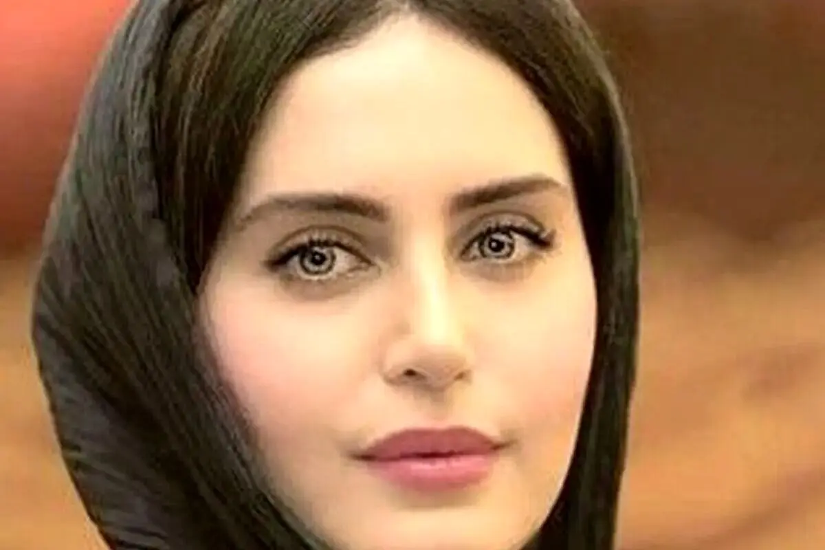 استایل پاییزی الناز شاکردوست در خیابانهای تهران با پالتو طوسی و درختان زرد و نارنجی + عکسهای استایلی زیبا