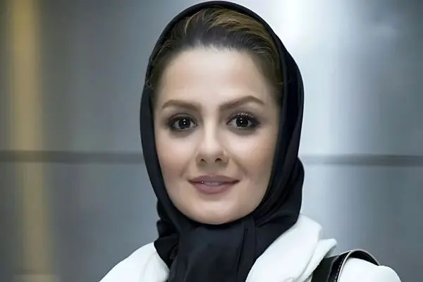 بیتا سحرخیز با استایل جذاب و ژست خاص در کنار احساسات متنوع در صفحه اینستاگرامش