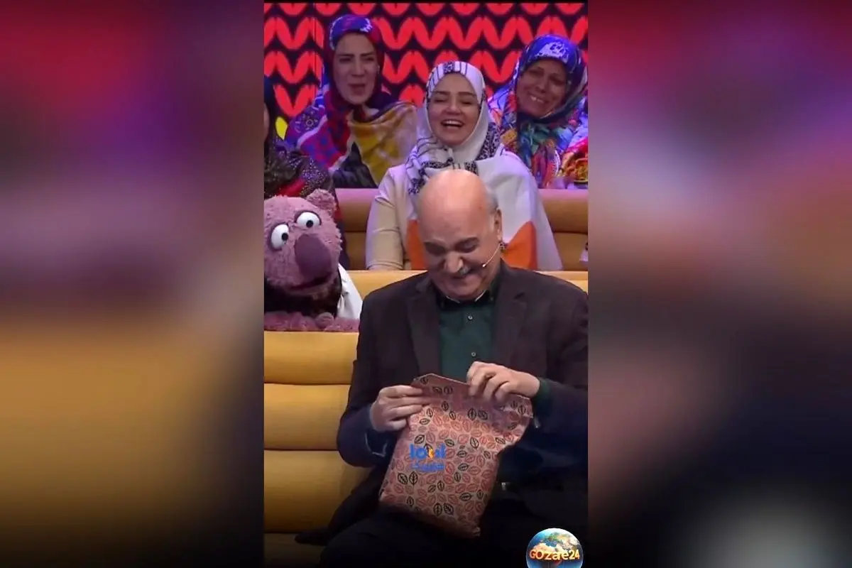 هدیه نوستالژیک جناب‌خان به ایرج طهماسب در شب یلدا؛ واکنش جالب مجری و خاطرات کودکی