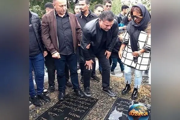 علی دایی و همسرش در اردبیل بر سر مزار پدرش؛ لحظه‌ای احساسی و اشک‌ریزان در کنار آرامگاه