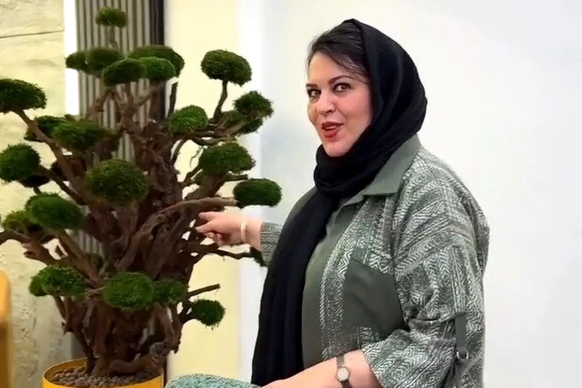 طراحی مدرن و مینیمال دفتر کار گیتی قاسمی با گیاهان زنده و رنگ‌های آرام بخش