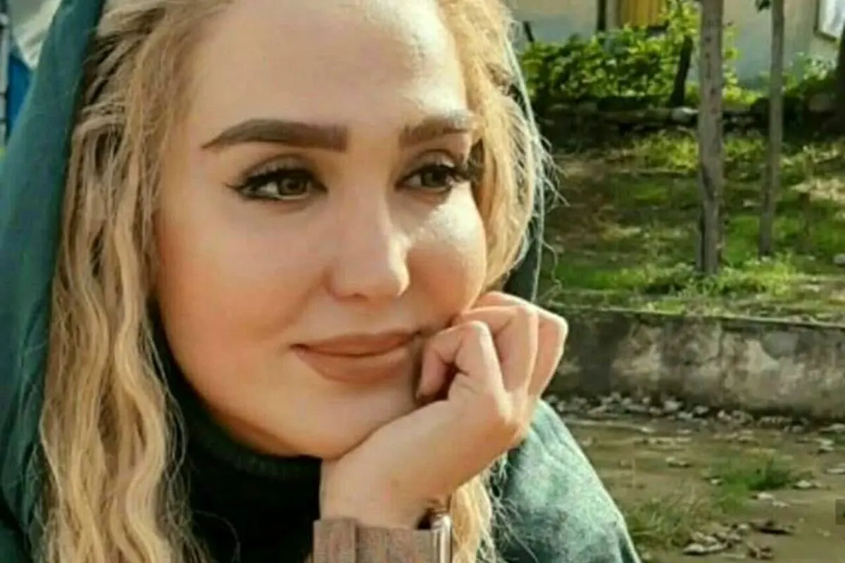 نگاهی به استایل خاص و تیپ گنگ زنده‌یاد زهره فکور صبور با ژست متفاوت + عکس