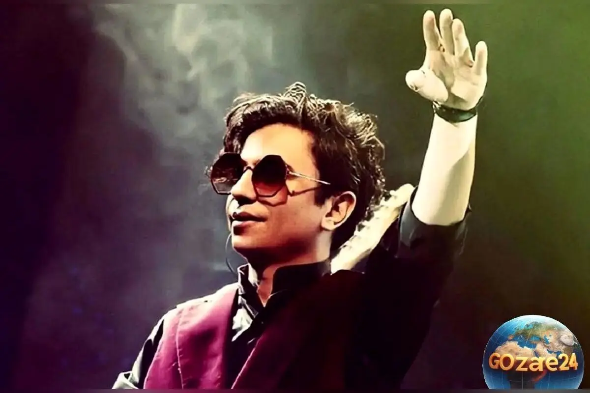 شباهت جالب محسن ابراهیم‌زاده به خواهر و مادر محجبه‌اش؛ کپی مامانشه!