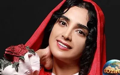 ایده استایل ترکیبی الهه حصاری با مانتوی بلند و کفش اسپرت + عکس جذاب و استایل خندان