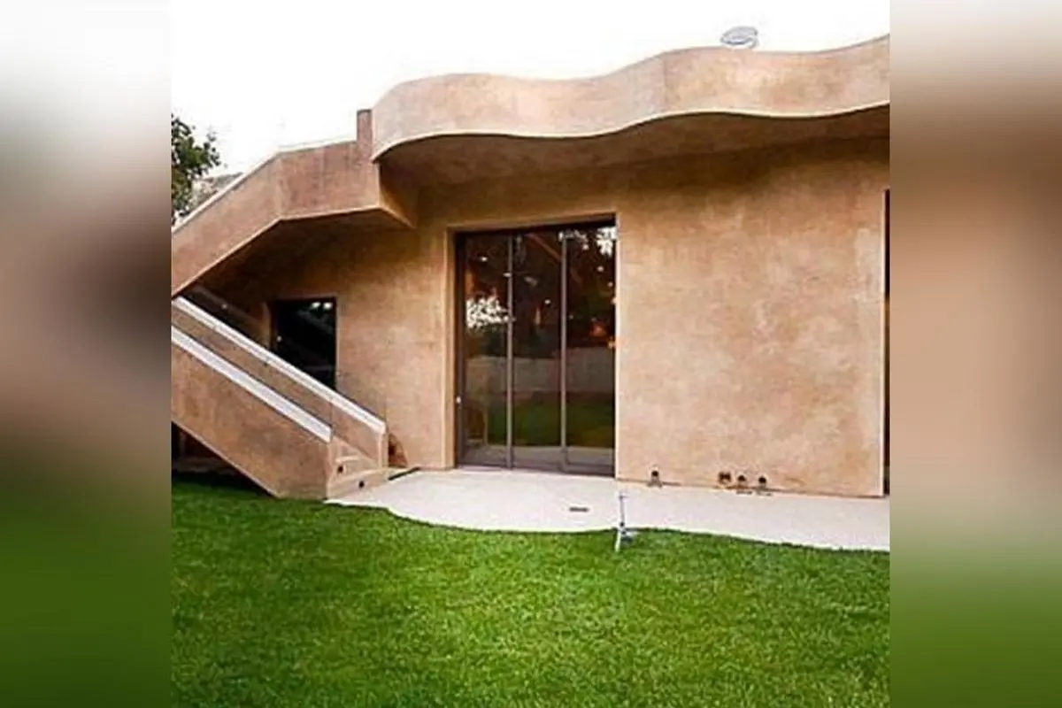 گشتی در خانه لوکس و میلیون دلاری ریحانا در سن دیگو: طراحی مدرن، مناظر دیدنی و آرامش شرقی