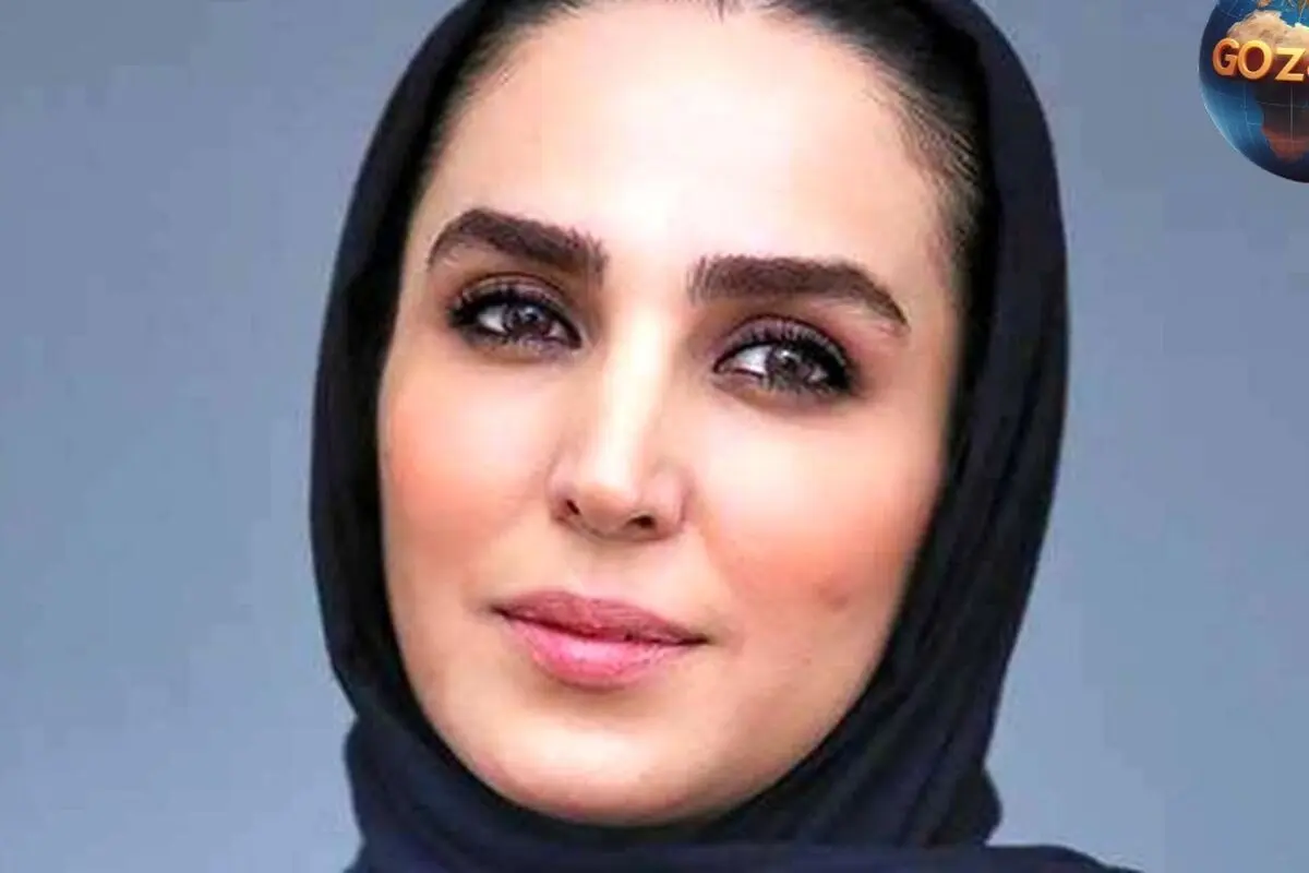 تصویر خانه لاکچری و شیک سوگل طهماسبی با فرش لاجوردی، کتابخانه چوبی و گل‌های زنده؛ ایده‌های دکوراسیون عید