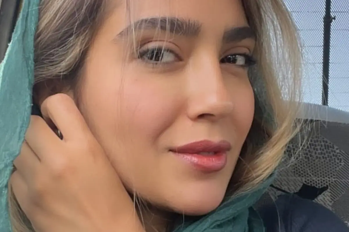 جذابیت مونا کرمی در آفتاب تابان زیبایی چند برابر شد!