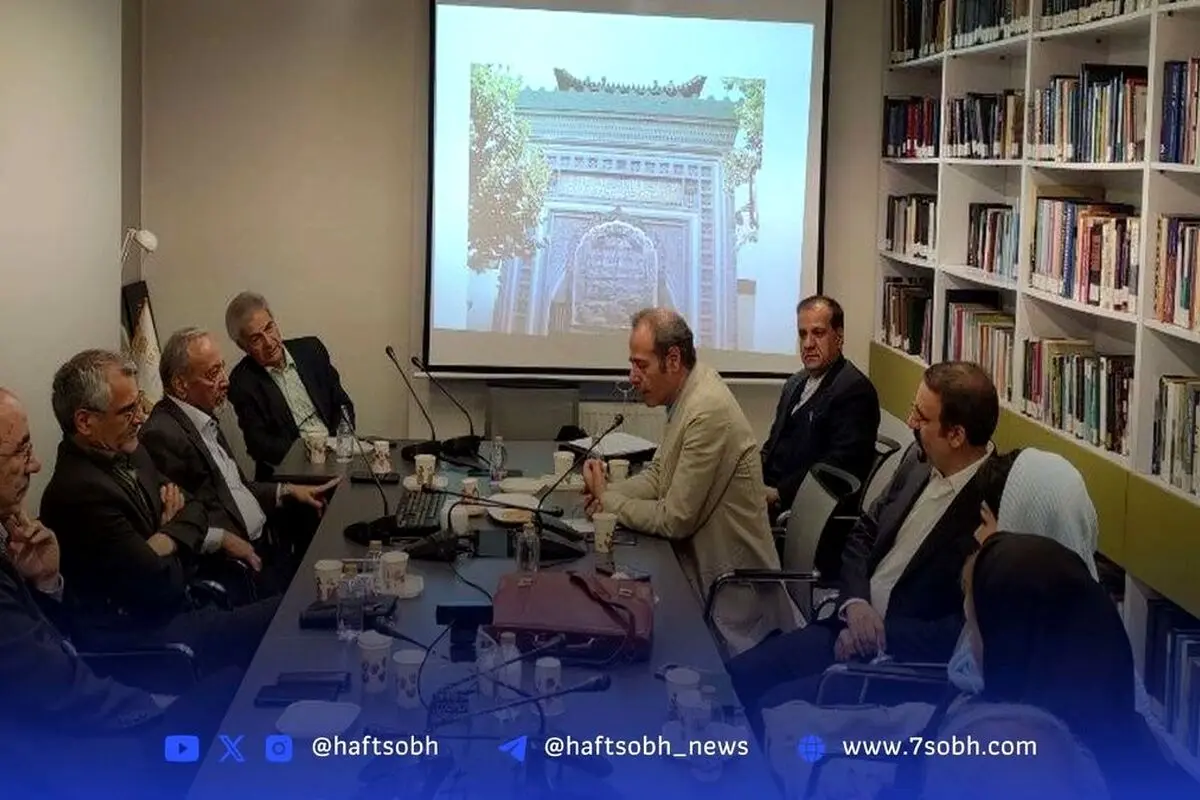 میراث سعدی در کاشی‌های چینی: فارسی‌زدایی در قلب فرهنگ ایران
