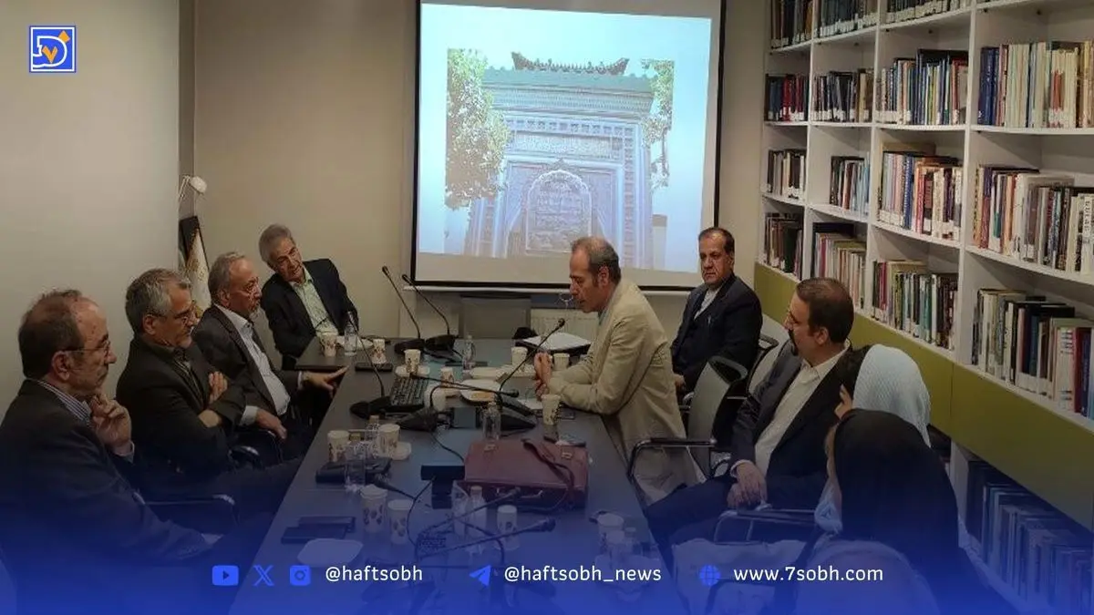 میراث سعدی در کاشی‌های چینی: فارسی‌زدایی در قلب فرهنگ ایران