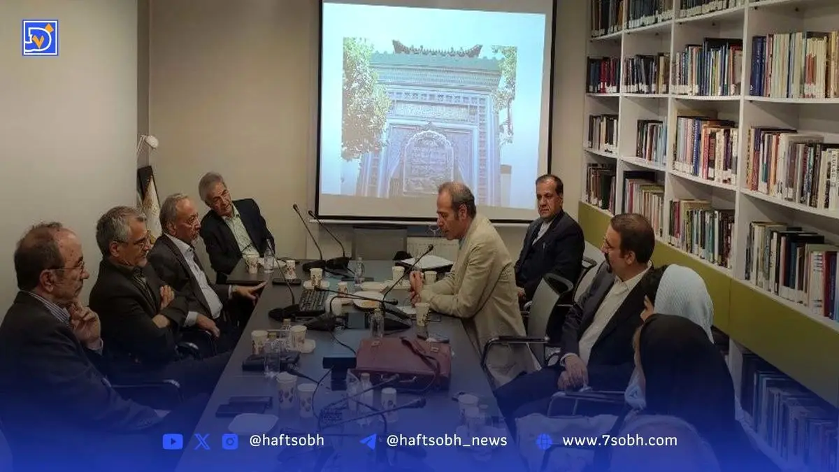 میراث سعدی در کاشی‌های چینی: فارسی‌زدایی در قلب فرهنگ ایران