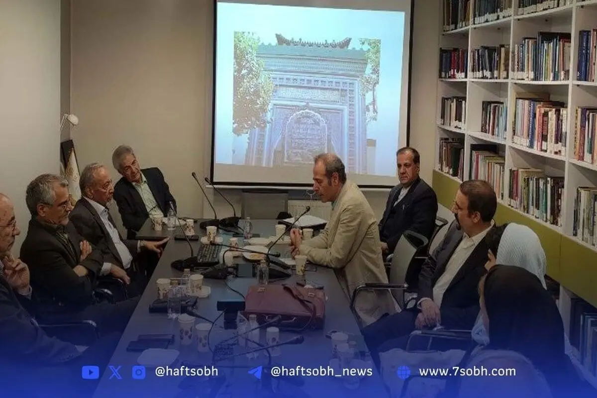 میراث سعدی در کاشی‌های چینی: فارسی‌زدایی در قلب فرهنگ ایران