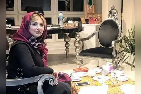 کشف دکوراسیون لاکچری و مدرن خانه نیوشا ضیغمی با طراحی خاص و پرده‌های جذاب