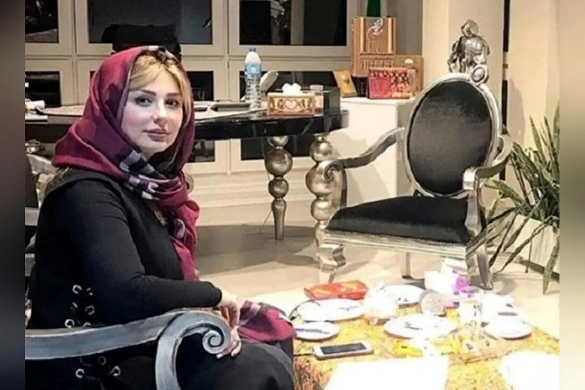 کشف دکوراسیون لاکچری و مدرن خانه نیوشا ضیغمی با طراحی خاص و پرده‌های جذاب