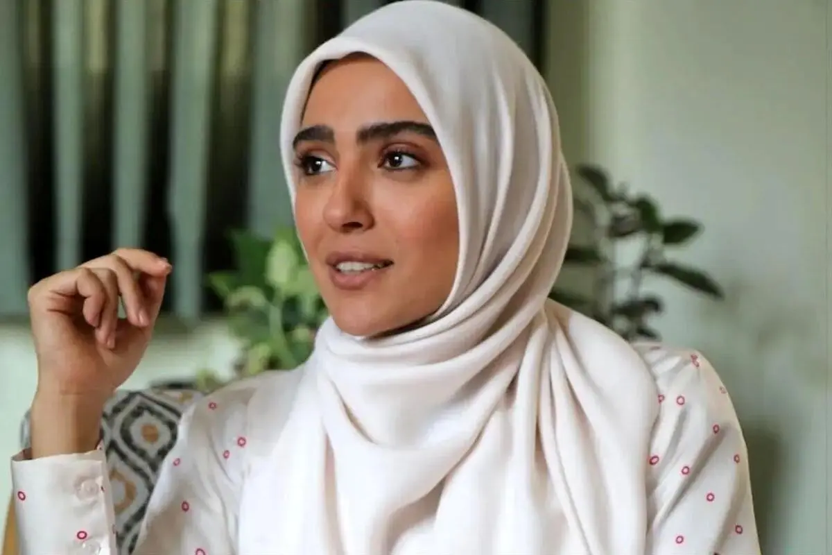 بیوگرافی کامل و زندگی شخصی مونا کرمی؛ همسر سپند امیرسلیمانی، آثار برجسته و تصاویر دیدنی