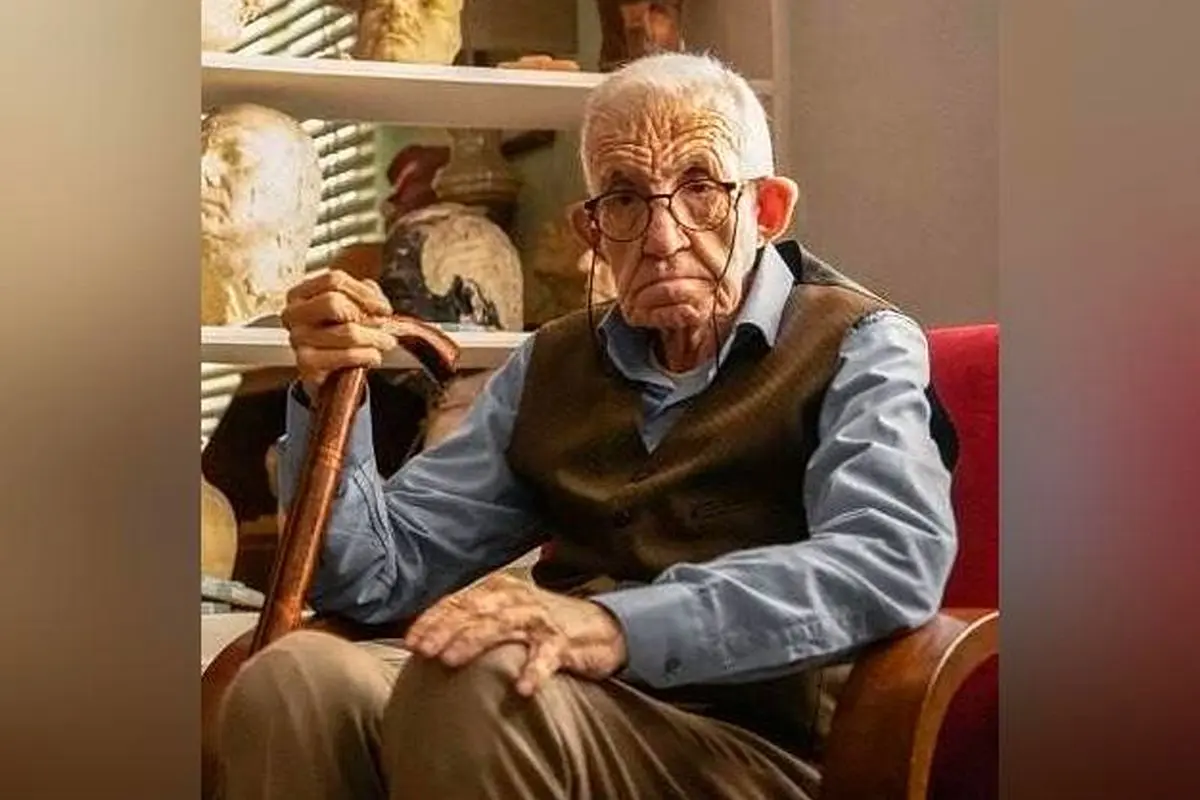 اردشیر کاظمی در دبی با استایل خاص و فنجان قهوه؛ سفرهای هنری و زندگی پرشور یک بازیگر پیشکسوت