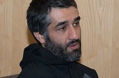 حضور چهره‌های معروف سینما و فوتبال در مراسم عزای مادر پژمان جمشیدی + تصاویر احساسی
