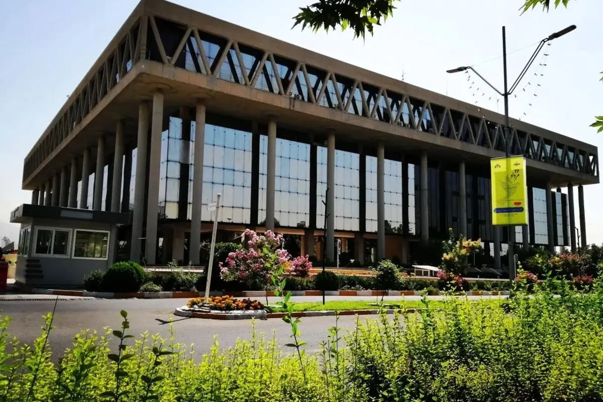 تاریخچه ساختمان شیشهای صداوسیما؛ از معماری عبدالعزیز فرمانفرمائیان تا هدف قرار گرفتن توسط موشکهای اسرائیل