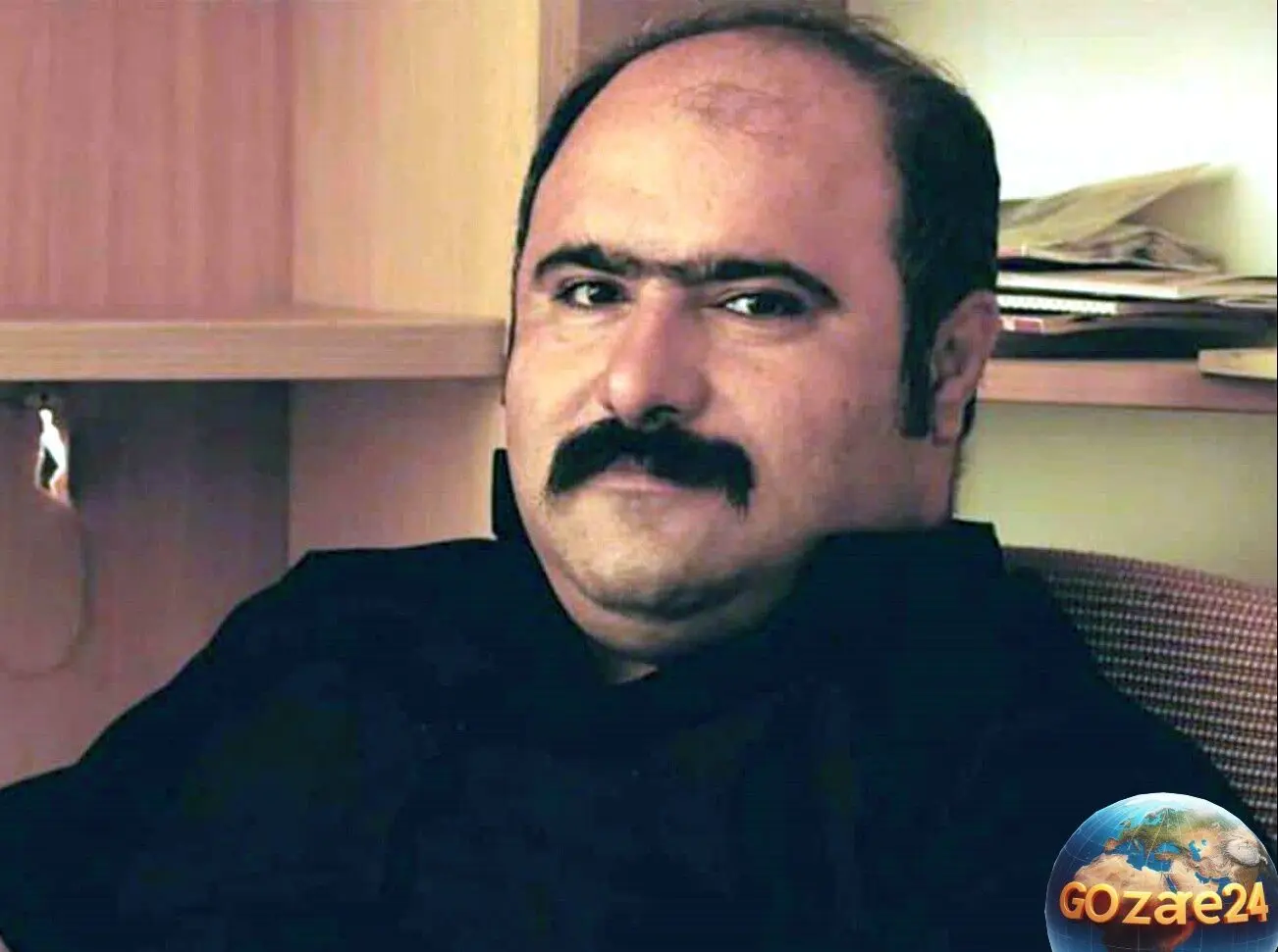 سلفی شیطنت‌آمیز کاظم نوربخش و دخترش: وروجک کپی باباش شده در کنار ستاره نون خ