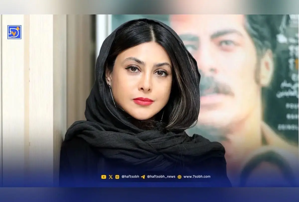 آزاده صمدی در استایل خیره‌کننده روی موتور سیکلت؛ تبلیغ جذاب برند کیف و کفش چرم در فضای مجازی