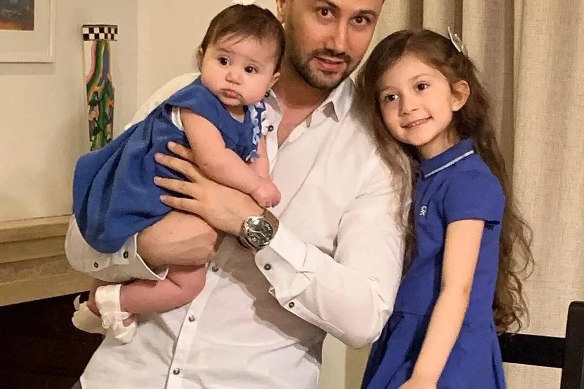 پدر مهربان شاهرخ استخری در کنار دخترانش پناه و نبات + تصویر خانوادگی دلنشین