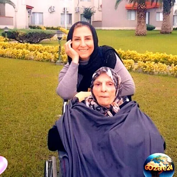 مرجانه گلچین در کنار مادر پیرش در زادگاهشان: عکس‌های جدید و لحظات دلنشین خانواده
