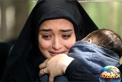 تصویر سنگ مزار برادرزاده نرگس محمدی در کنار یادبودی از او + عکس و جزئیات