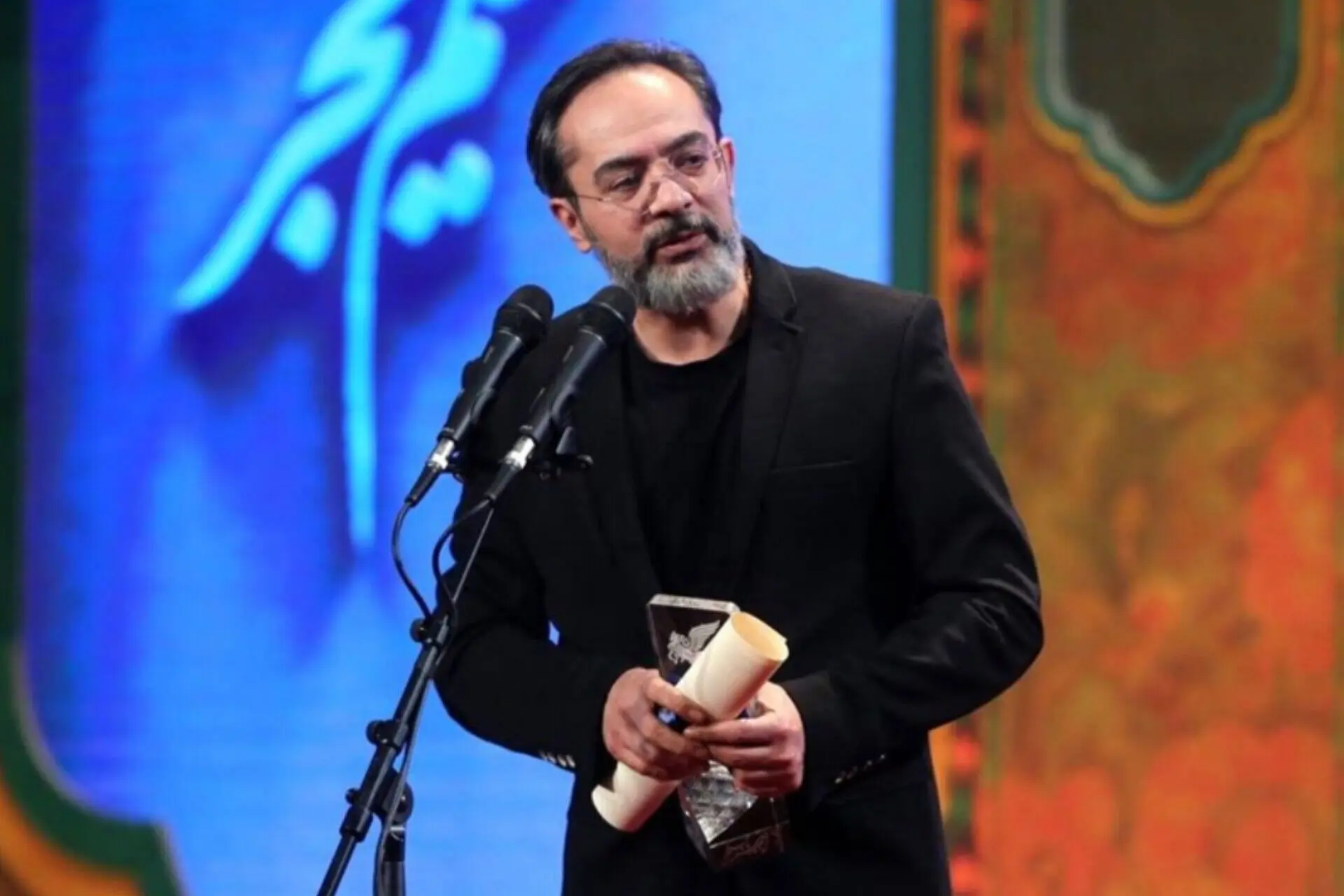 همایونفر: جایزه هنرمند را متعهد نمی‌کند!