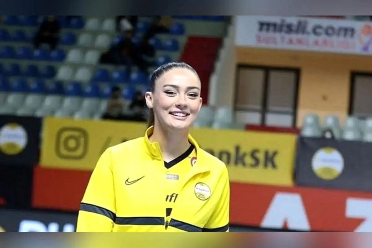 جشن تولد سورپرایزی زهرا گونش با کیک شکلاتی در ترکیه؛ رقابت جالب او با آیتک سلامت