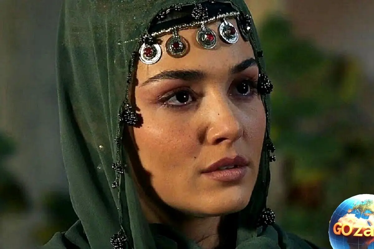 لحظه سورپرایز هیجان‌انگیز هانده ارچل در صحنه فیلمبرداری توسط همبازی قدیمی + عکس