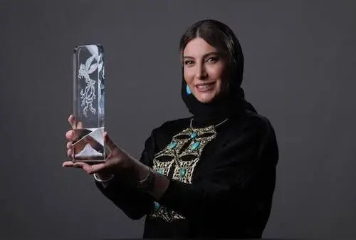 خانه مدرن و بدون فرش فریبا نادری برنده سیمرغ جشنواره | دکوراسیون داخلی و رازهای طراحی خانه ستاره سینما