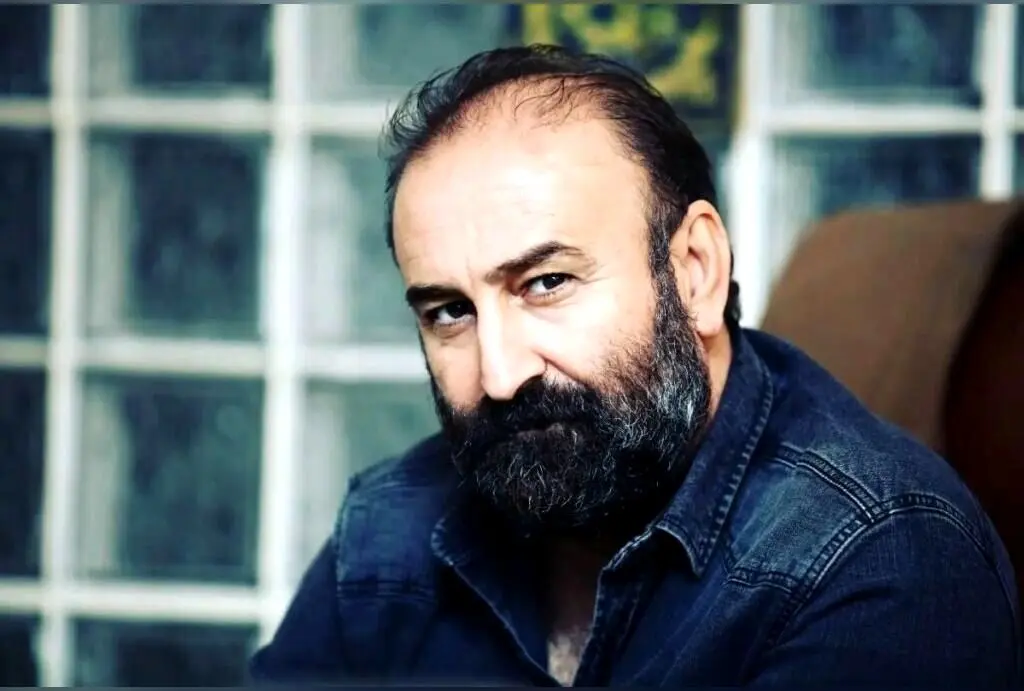 تصاویر دکوراسیون مدرن و شیک خانه مهران احمدی با سبک نئوکلاسیک و طراحی ساده و لوکس