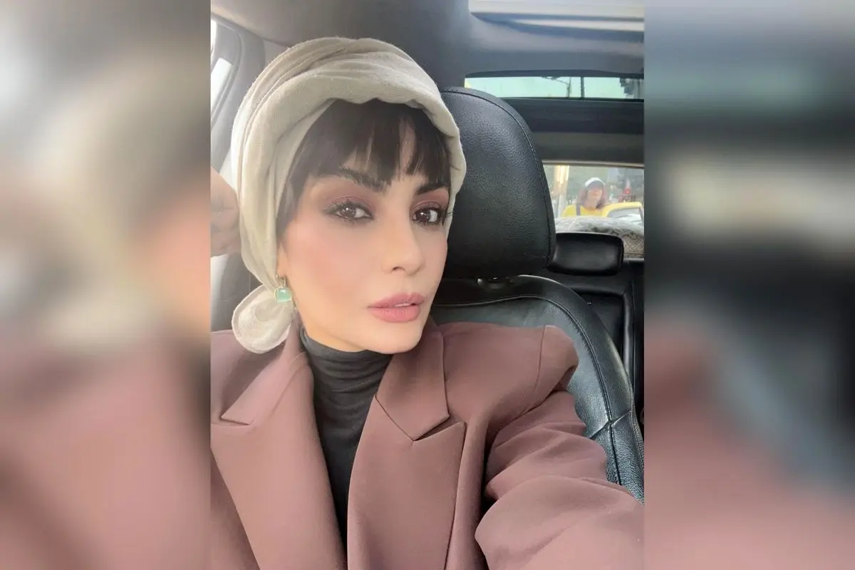 صحرا اسدالهی در نقش شبنم در فیلم سینمایی نیاوران؛ تئاتر و سینما در کنار هم در اثر جدیدی از هنر ایران  
در این مقاله، با بازی درخشان صحرا اسدالهی در نقش شبنم در فیلم نیاوران، با داستان و جذابیت‌های این اثر سینمایی آشنا شوید و ببینید چگونه این فیلم توانسته 