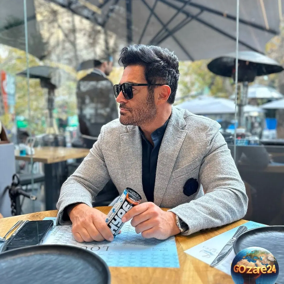 رضا گلزار مهمان رستوران علی دایی شد؛ شهریار بازیگر را در بالکن مهمان کرد + عکس، خبری از آیسان خانم نبود