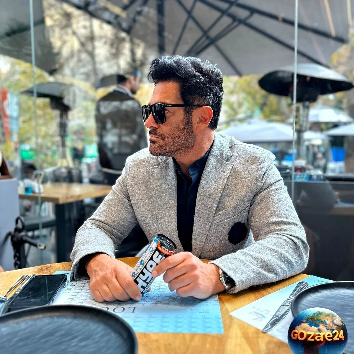 رضا گلزار مهمان رستوران علی دایی شد؛ شهریار بازیگر را در بالکن مهمان کرد + عکس، خبری از آیسان خانم نبود