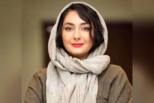 طراحی داخلی ساده و طبیعی منزل هانیه توسلی با گیاهان آپارتمانی و دکوراسیون مدرن